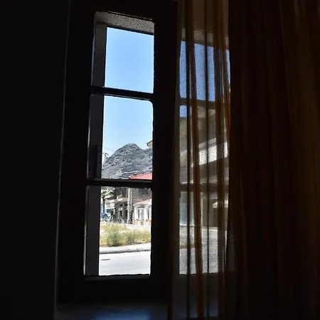 Polemarhos 4 بيت ضيافة كالامباكا