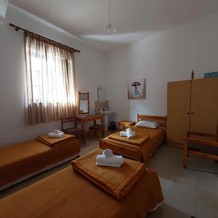 Polemarhos 4 بيت ضيافة *